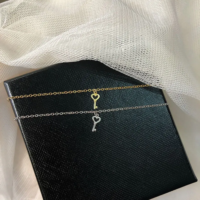 S925 whole body sterling silver key pendant bracelet simple temperament style student creative personality all-match jewelry
S925 whole body sterling silver key pendant bracelet simple temperament style student creative personality all-match jewelry