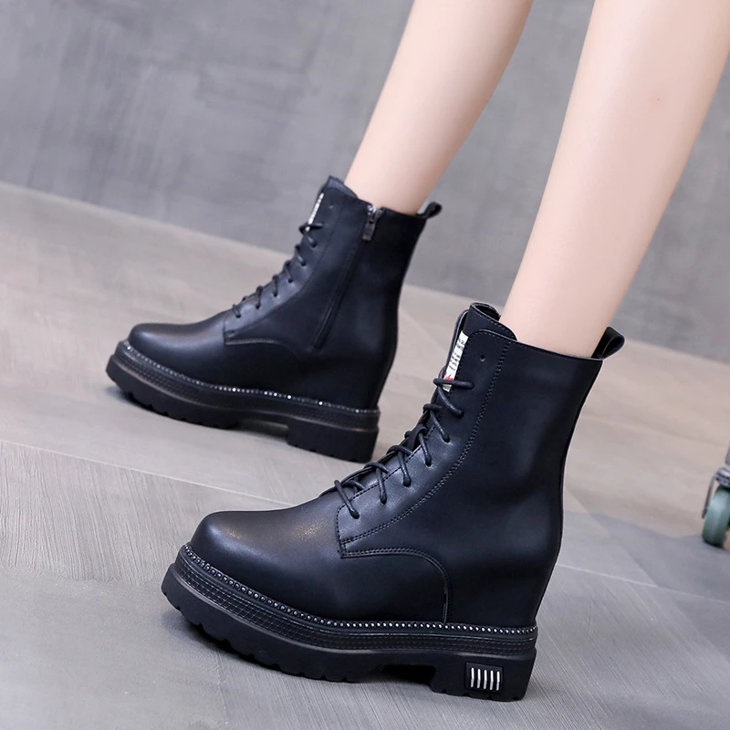 Lace-up Tennis Sneakers Woman Leather Boots 2021 Women Winter Black Chunky Shoes Women Autumn Platform Ankle Boots Mujer 8cm New
Lace-up Tennis Sneakers Woman Leather Boots 2021 Women Winter Black Chunky Shoes Women Autumn Platform Ankle Boots Mujer 8cm New