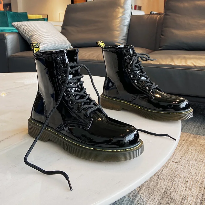 Patent Leather Couple Boots Female Trendy Ins Cool British Style 2020 Winter New Black Explosion Models Plus Velvet Short Boots
Patent Leather Couple Boots Female Trendy Ins Cool British Style 2020 Winter New Black Explosion Models Plus Velvet Short Boots