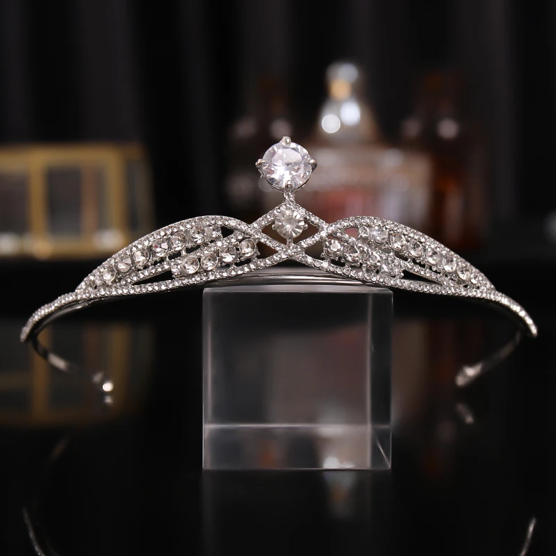 Bride Crown Wedding Hair Accessories Silver Fashion Ladies Headwear Girl Accessories Holiday Gift Ornaments
Bride Crown Wedding Hair Accessories Silver Fashion Ladies Headwear Girl Accessories Holiday Gift Ornaments