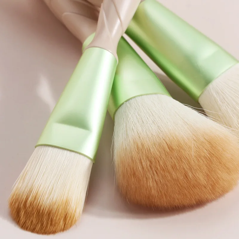 Makeup Brush Set 15 Pcs Wooden Eyeshadow Lip Foundation Makeup Brush Set With Double Flying Handle 
Makeup Brush Set 15 Pcs Wooden Eyeshadow Lip Foundation Makeup Brush Set With Double Flying Handle