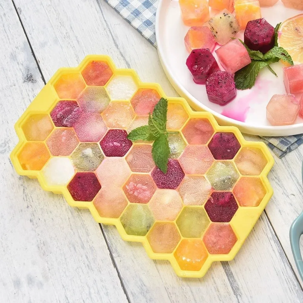 Household ice box with cover in summer, kitchen creative tools, homemade ice mold, honeycomb silica gel ice lattice
Household ice box with cover in summer, kitchen creative tools, homemade ice mold, honeycomb silica gel ice lattice