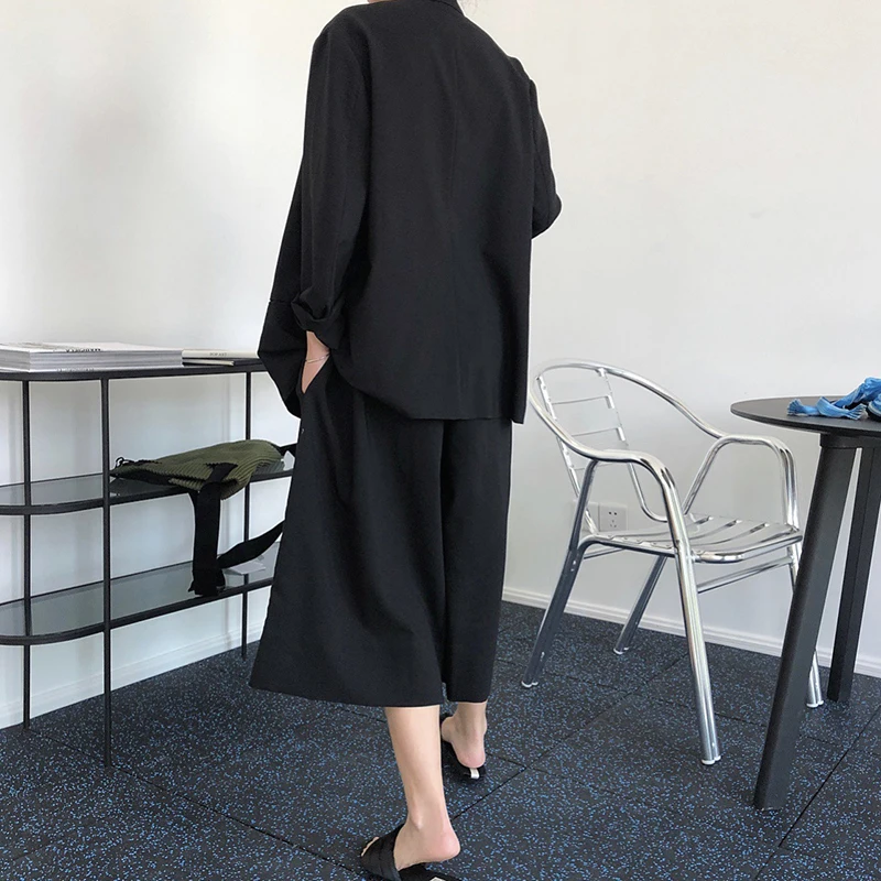 SHENGPALAE Temperament Solid Color Blazer Women's Autumn 2021 New Loose Collarless Hidden Breasted Long Sleeve Suit Coat Female
SHENGPALAE Temperament Solid Color Blazer Women's Autumn 2021 New Loose Collarless Hidden Breasted Long Sleeve Suit Coat Female