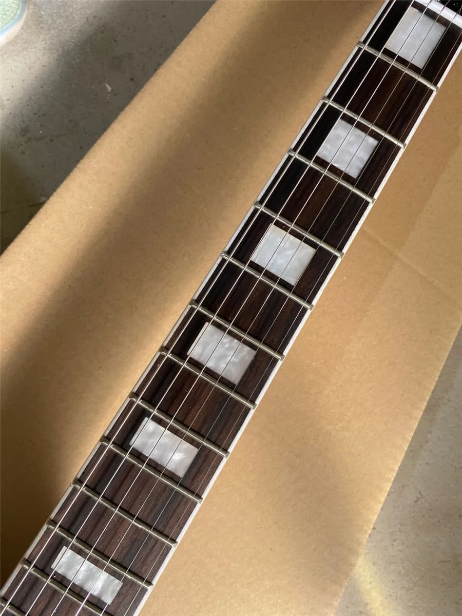 HOT Sale Chinese Factory Electric Guitar cherry sunburst tiger maple top free shipping
HOT Sale Chinese Factory Electric Guitar cherry sunburst tiger maple top free shipping