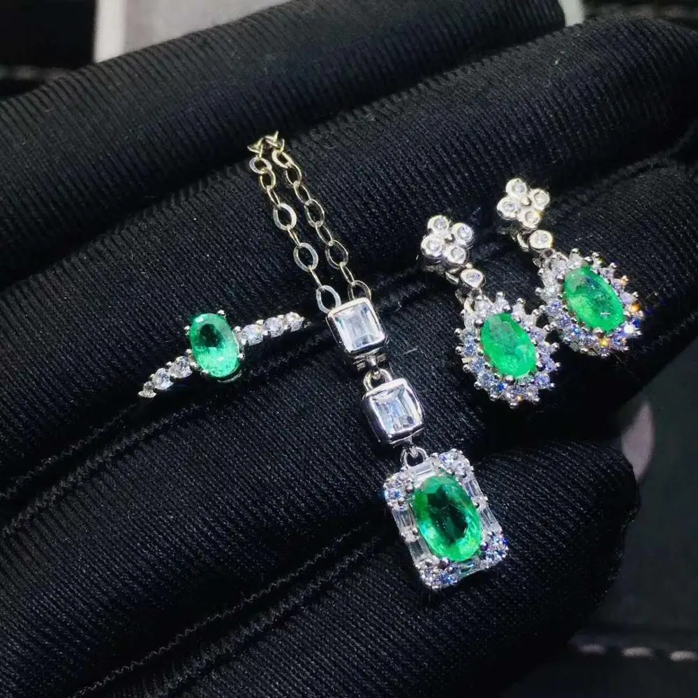 Real Natural Emerald jewelry set Natural Real Emerald 925 sterling silver 1pc pendant,1pc ring,2pcs Earring
Real Natural Emerald jewelry set Natural Real Emerald 925 sterling silver 1pc pendant,1pc ring,2pcs Earring