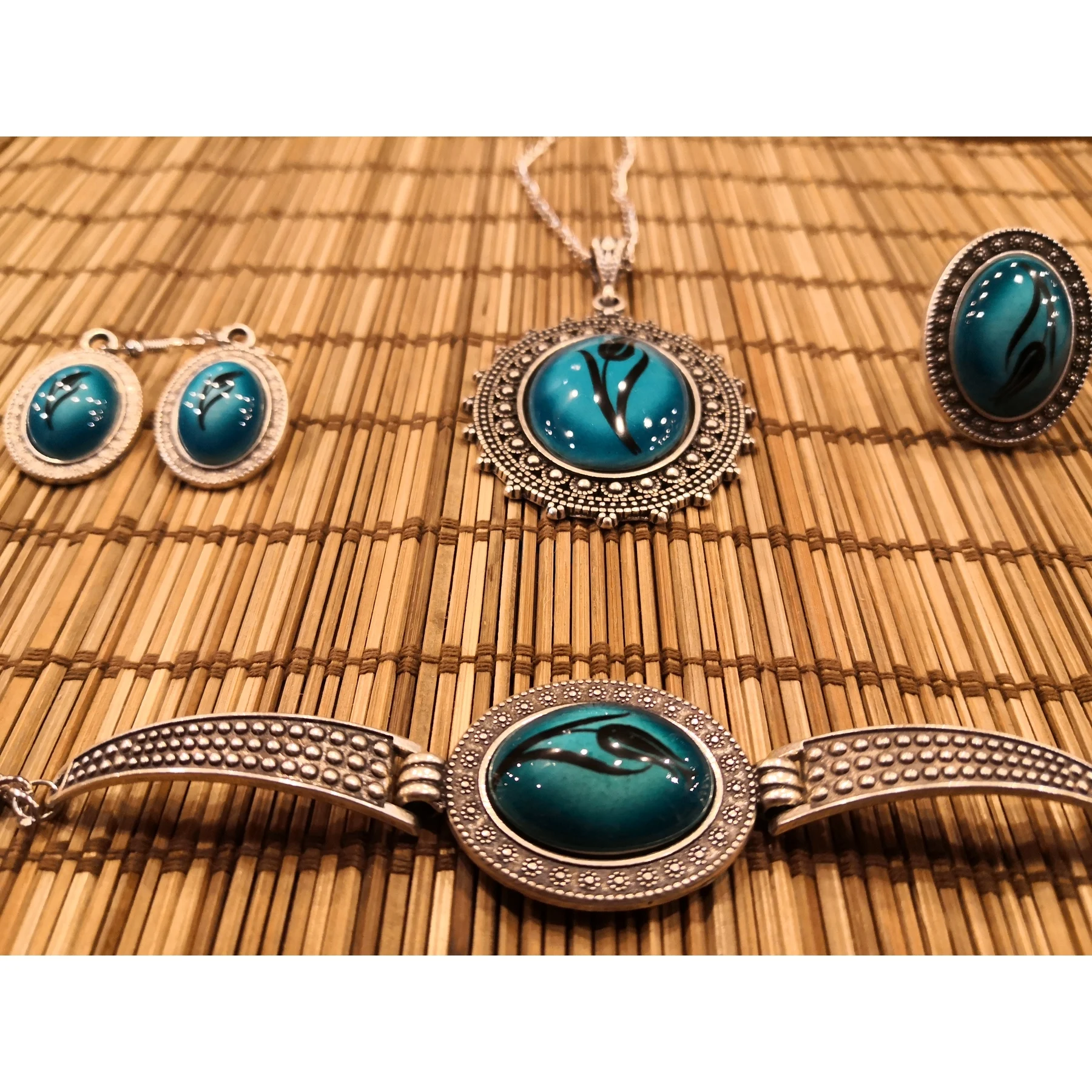 Плитка, браслет, ожерелье, комплект ювелирных изделий камень necklacewomen комплект ювелирных изделий высокого качества ручной работы турецкий о...
Плитка, браслет, ожерелье, комплект ювелирных изделий камень necklacewomen комплект ювелирных изделий высокого качества ручной работы турецкий о...