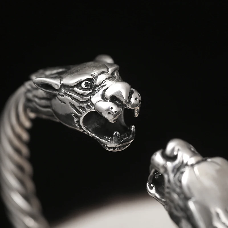 ZABRA Solid 925 Sterling Silver 2 Tigers 6mm Screw Open Cuff Bracelet Men Viking Bangle Vintage Punk Rock Thai Silver Jewelry
ZABRA Solid 925 Sterling Silver 2 Tigers 6mm Screw Open Cuff Bracelet Men Viking Bangle Vintage Punk Rock Thai Silver Jewelry