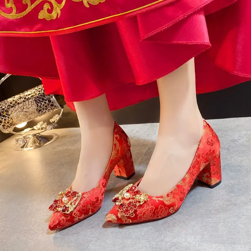 Spring and Autumn New Ladies Red Wedding Shoe High Heels Fashion Casual Women Shoe All-match Breathable Increased Female Sandals
Spring and Autumn New Ladies Red Wedding Shoe High Heels Fashion Casual Women Shoe All-match Breathable Increased Female Sandals