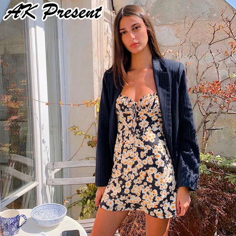 Fashion Sexy Foral Suspender Skirt 2021 Summer New Style Printed Wide Loose Dress Outfits Women Mini Dress
Fashion Sexy Foral Suspender Skirt 2021 Summer New Style Printed Wide Loose Dress Outfits Women Mini Dress