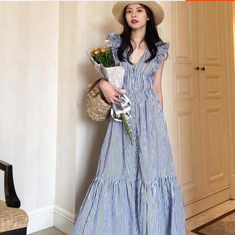 Bohemian Maxi Dress Women Holiday Flying Sleeves V Neck Summer Dress 2021 New Ruffle Stitching Lace Up Back A Line Holiday Dress 
Bohemian Maxi Dress Women Holiday Flying Sleeves V Neck Summer Dress 2021 New Ruffle Stitching Lace Up Back A Line Holiday Dress