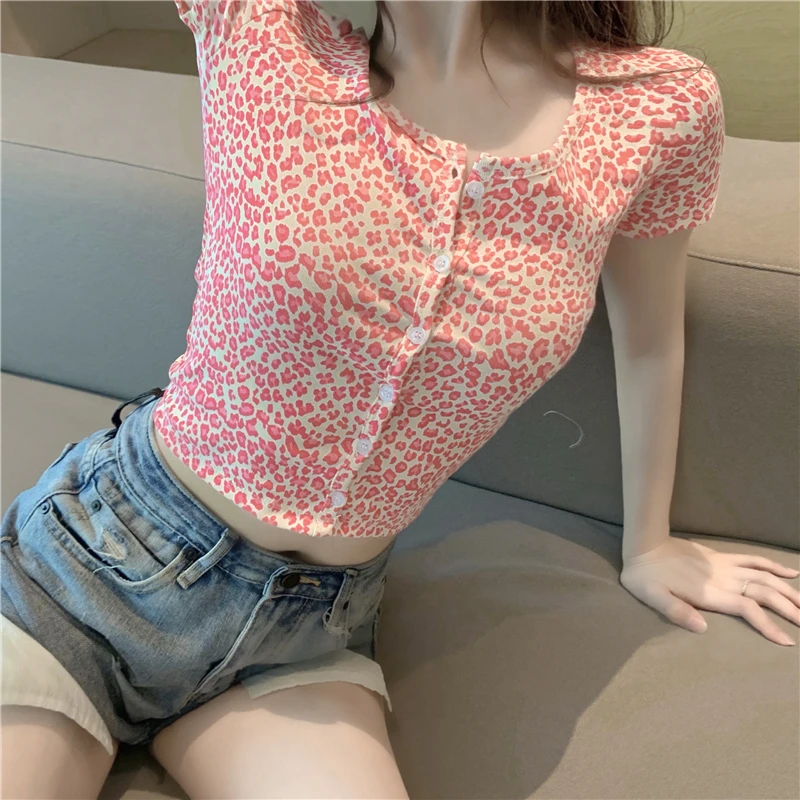 Summer 2020 Korean New Style Hong Kong Style Retro All-Match Thin Leopard Print Short Cardigan Small Top Short-Sleeved T-Shirt 
Summer 2020 Korean New Style Hong Kong Style Retro All-Match Thin Leopard Print Short Cardigan Small Top Short-Sleeved T-Shirt