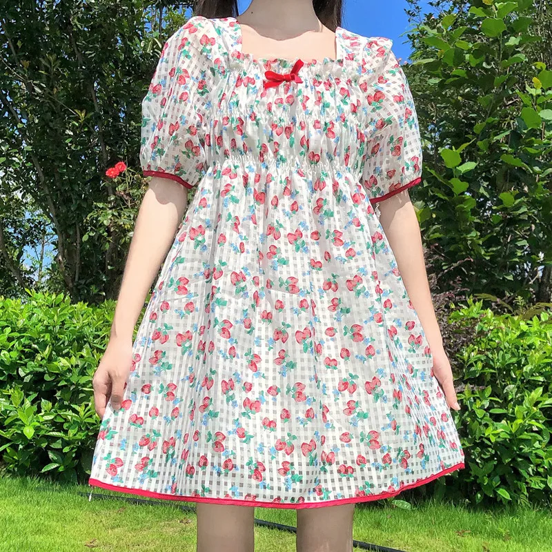 Japanese Sweet Kawaii Lolita Dress Girl Strawberry Print Elegant Loose Mini Dress Square Collar Bow Puff Sleeve A-Line Dresses
Japanese Sweet Kawaii Lolita Dress Girl Strawberry Print Elegant Loose Mini Dress Square Collar Bow Puff Sleeve A-Line Dresses