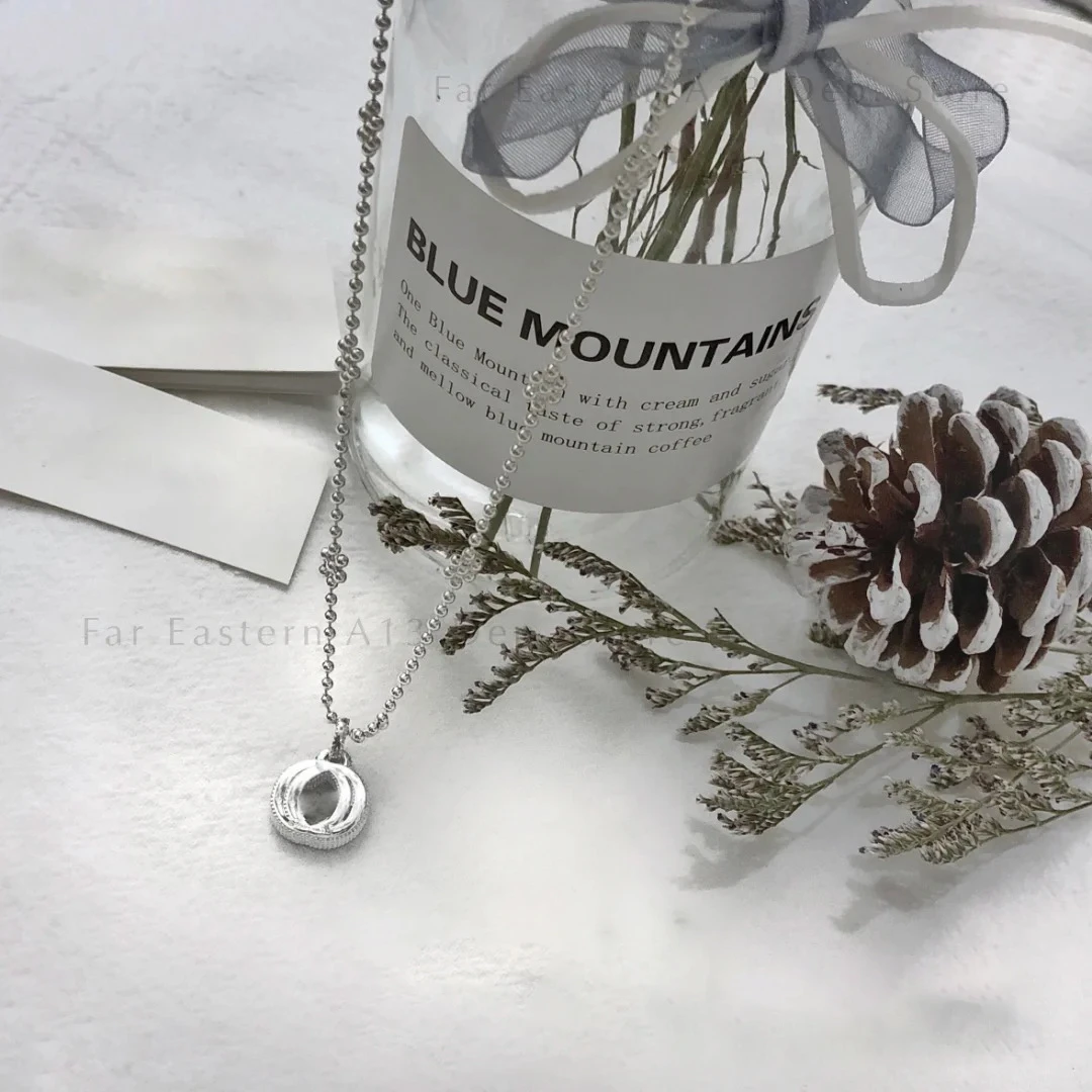 2021 trendy luxury brand original necklace letter wedding necklace couple heart necklace and pendants for women sets 
2021 trendy luxury brand original necklace letter wedding necklace couple heart necklace and pendants for women sets