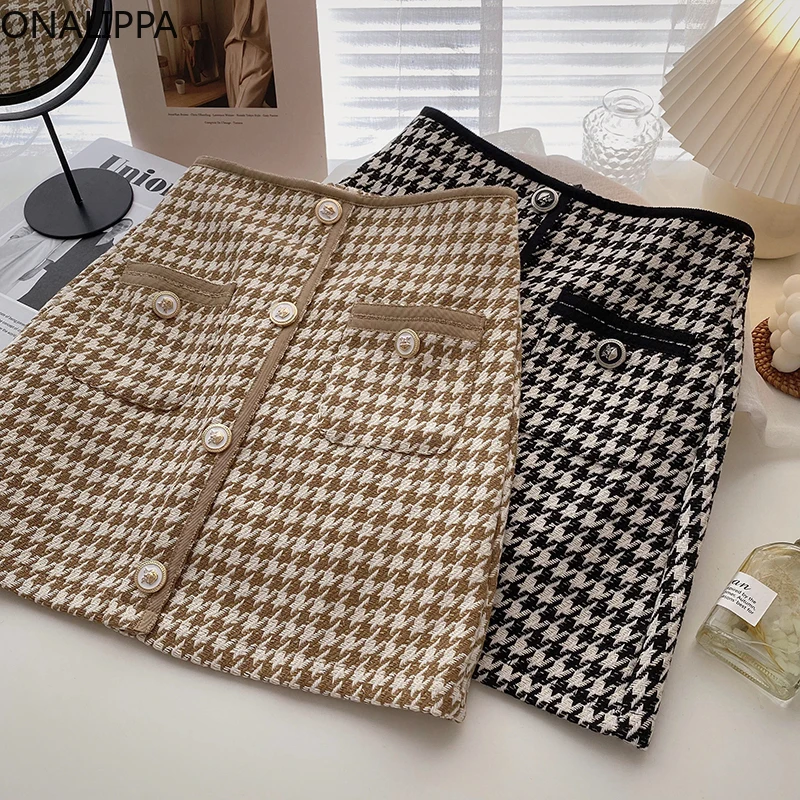 ONALIPPA Women Skirt Korean 2021 Autumn New Chic Retro Gentle Houndstooth High Waist Single-breasted A-line Short Skirt Female
ONALIPPA Women Skirt Korean 2021 Autumn New Chic Retro Gentle Houndstooth High Waist Single-breasted A-line Short Skirt Female