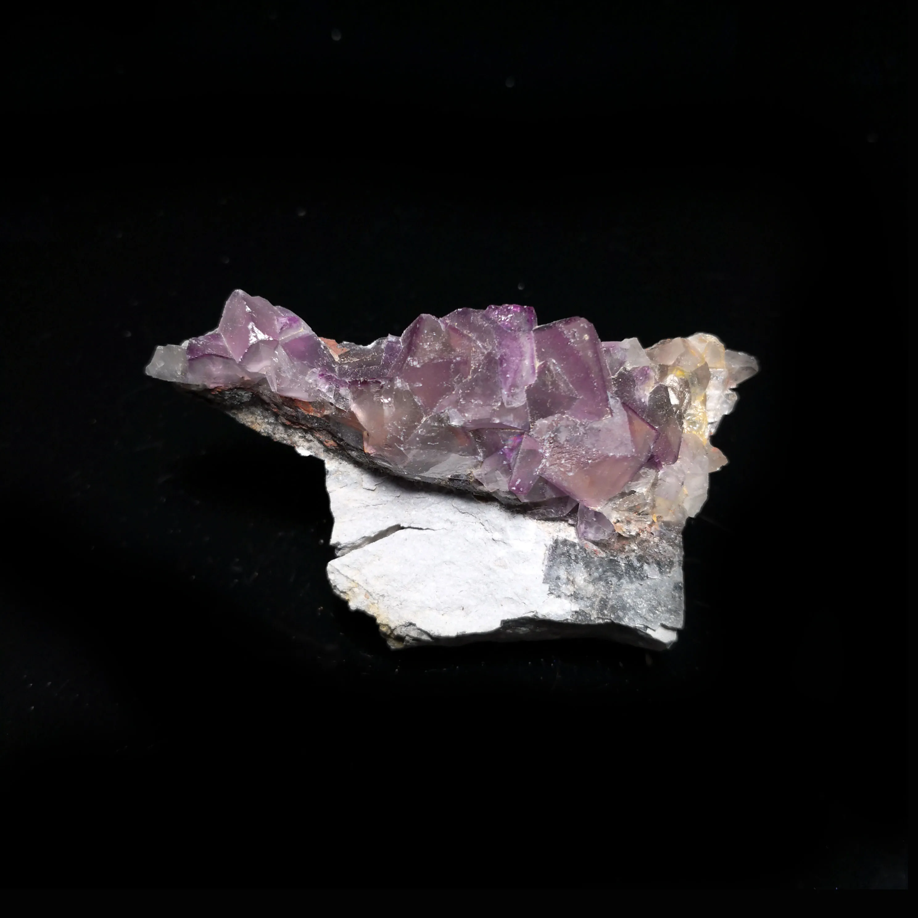 80g A6-6gy Natural Purple Fluorite Mineral Crystal Specimen From Yaogangxian Hunan Province China
80g A6-6gy Natural Purple Fluorite Mineral Crystal Specimen From Yaogangxian Hunan Province China