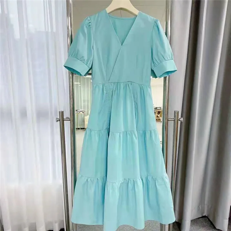 21 summer new Korea dongdamen high waist V-neck medium length solid color dress women's long skirt
21 summer new Korea dongdamen high waist V-neck medium length solid color dress women's long skirt