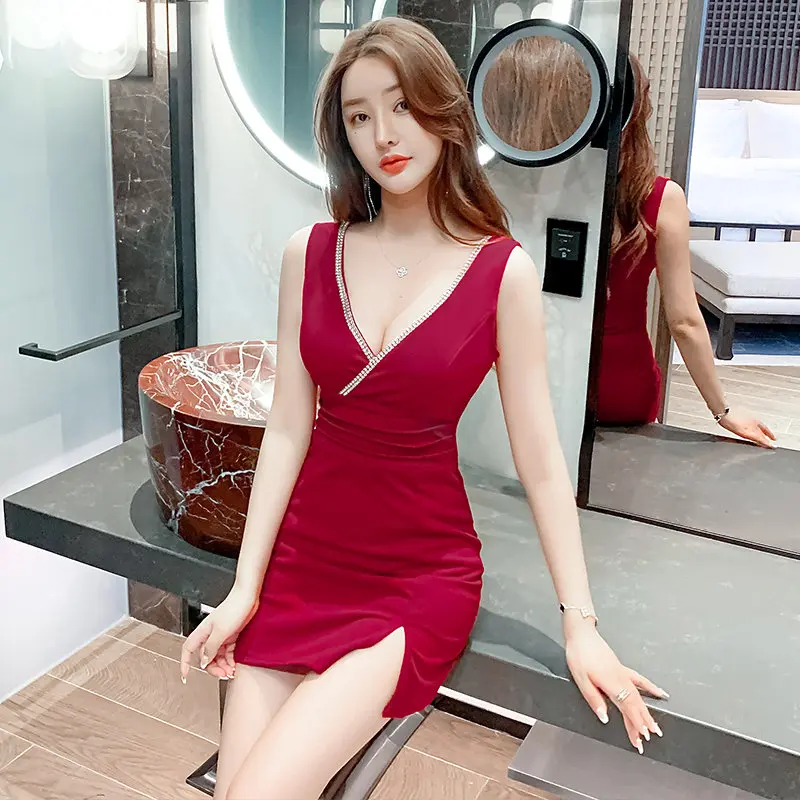 Real shot 2022 new fashion ladies sexy low-cut temperament bag hip thin party dress
Real shot 2022 new fashion ladies sexy low-cut temperament bag hip thin party dress