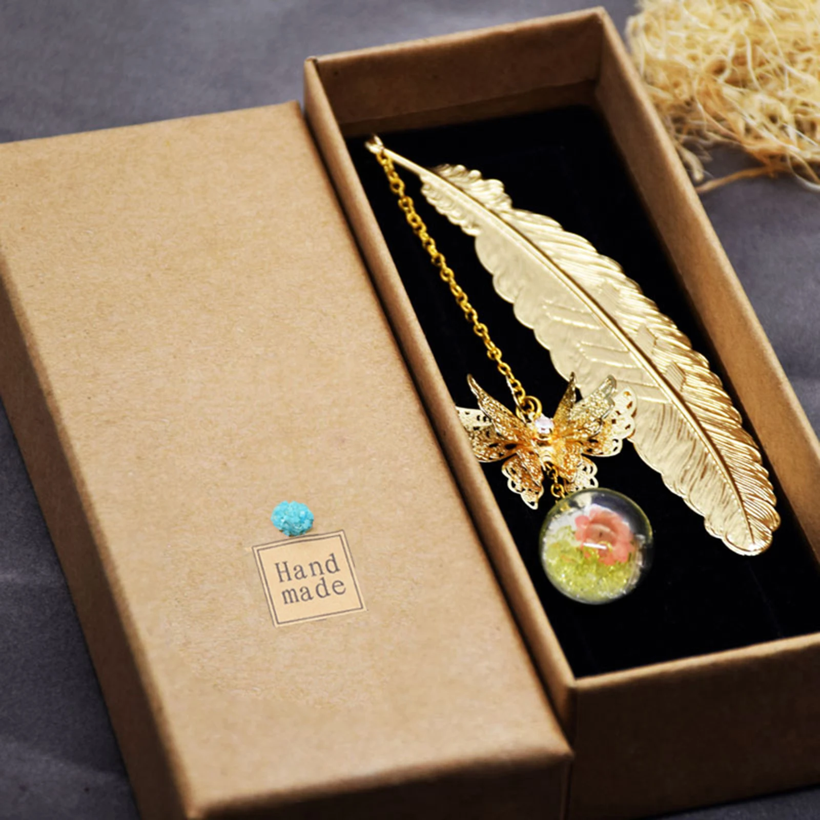 3D Butterfly Metal Feather Bookmark Glass Beads Pendant Bookmarks With Gift Box Readers Lovers Gifts Students Stationery Gift
3D Butterfly Metal Feather Bookmark Glass Beads Pendant Bookmarks With Gift Box Readers Lovers Gifts Students Stationery Gift