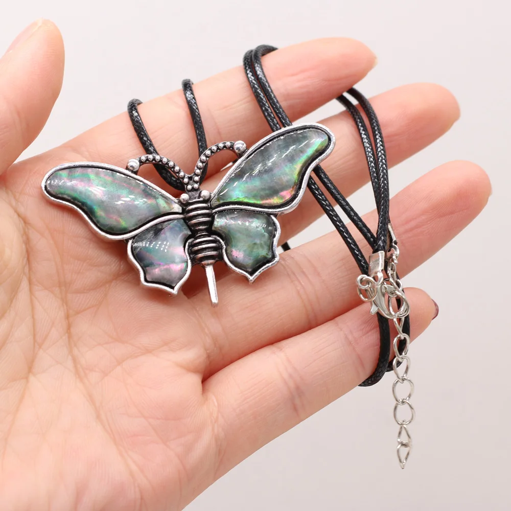 Natural Shell Necklace Butterfly Shape Pendant Leather Cord Diameter 2.0mm Length 55+5cm Pendant Size 57x32mm
Natural Shell Necklace Butterfly Shape Pendant Leather Cord Diameter 2.0mm Length 55+5cm Pendant Size 57x32mm