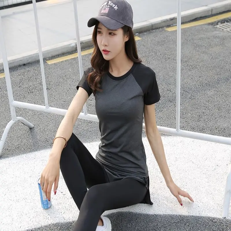2021 Women's Summer Two Piece Training Suits Short Sleeve T Shirts and Shorts Active Wear Sweatsuit Jogger Workout Sets 512030
2021 Women's Summer Two Piece Training Suits Short Sleeve T Shirts and Shorts Active Wear Sweatsuit Jogger Workout Sets 512030
