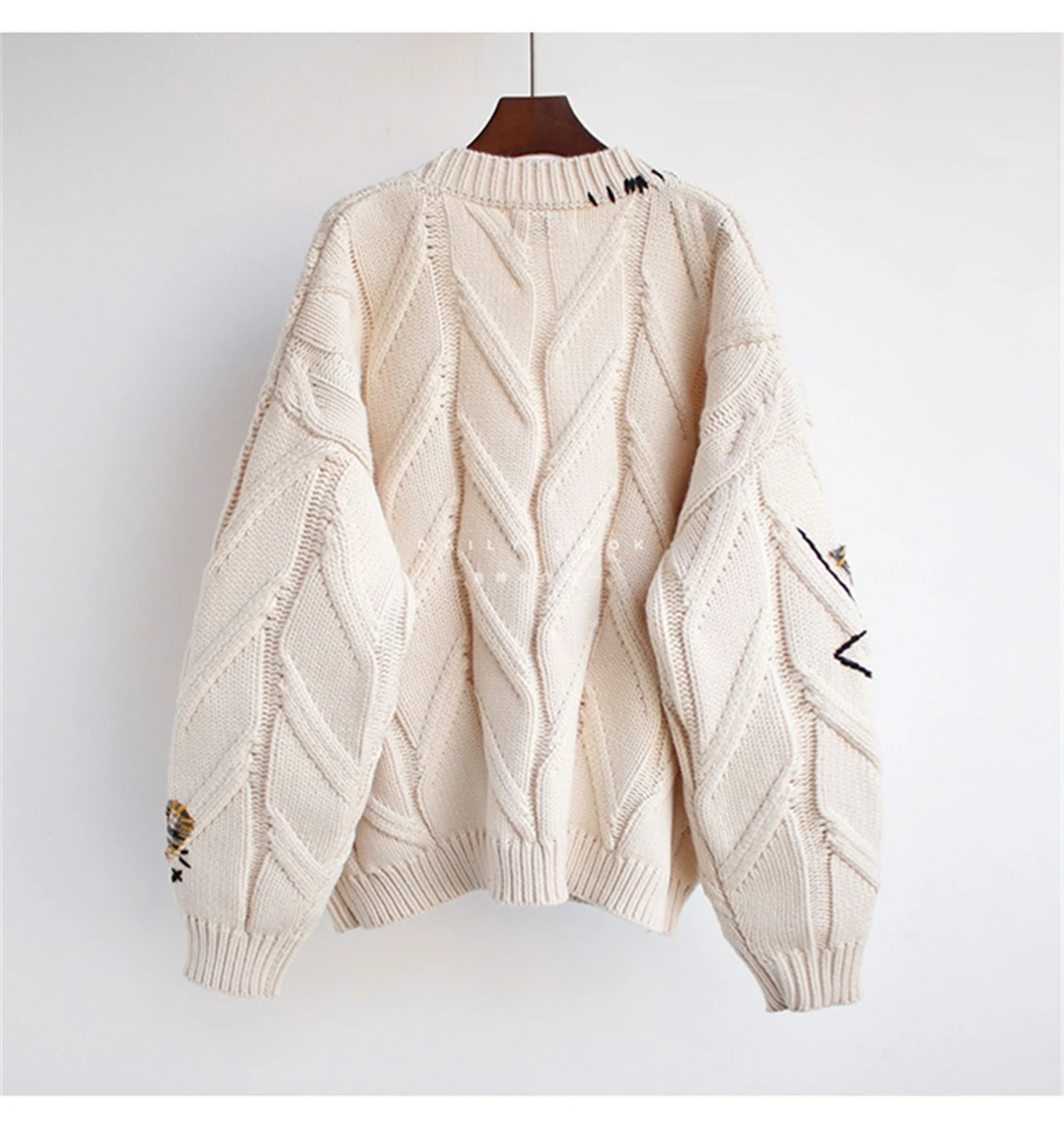 Cardigan sweater embroidered T-Shirt NEW 2021 popular sweater coat for women
Cardigan sweater embroidered T-Shirt NEW 2021 popular sweater coat for women