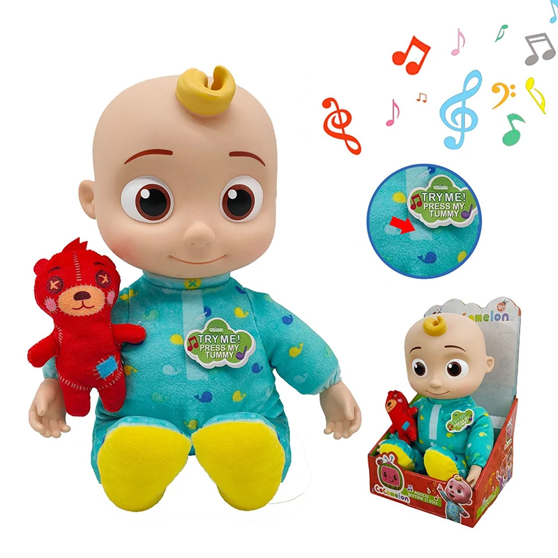 Cocomelon плюшевая кукла поет музыкальную шкатулку с семью видов музыки JoJo детские игрушки спутник кукла со звуком
Cocomelon плюшевая кукла поет музыкальную шкатулку с семью видов музыки JoJo детские игрушки спутник кукла со звуком