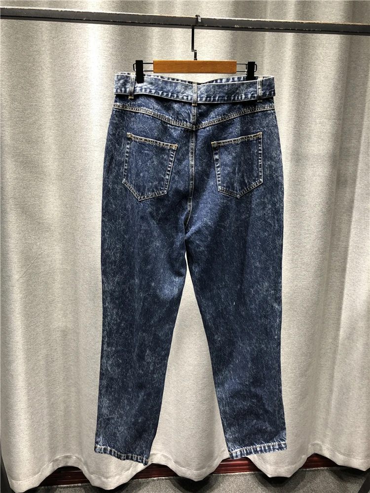 Women's Jeans Fashion And Leisure High Waist Cotton Loose Straight Dark Trousers Waistband Decoration Leg Opening Design
Women's Jeans Fashion And Leisure High Waist Cotton Loose Straight Dark Trousers Waistband Decoration Leg Opening Design