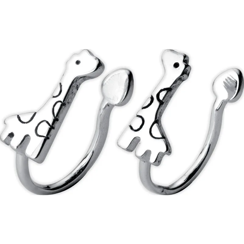 2021 New Japanese Style Girl's 925 Sterling Silver Sweet Giraffe No Ear Hole Ear Clip Simple Animal Sweet Ear Clip Accessories
2021 New Japanese Style Girl's 925 Sterling Silver Sweet Giraffe No Ear Hole Ear Clip Simple Animal Sweet Ear Clip Accessories
