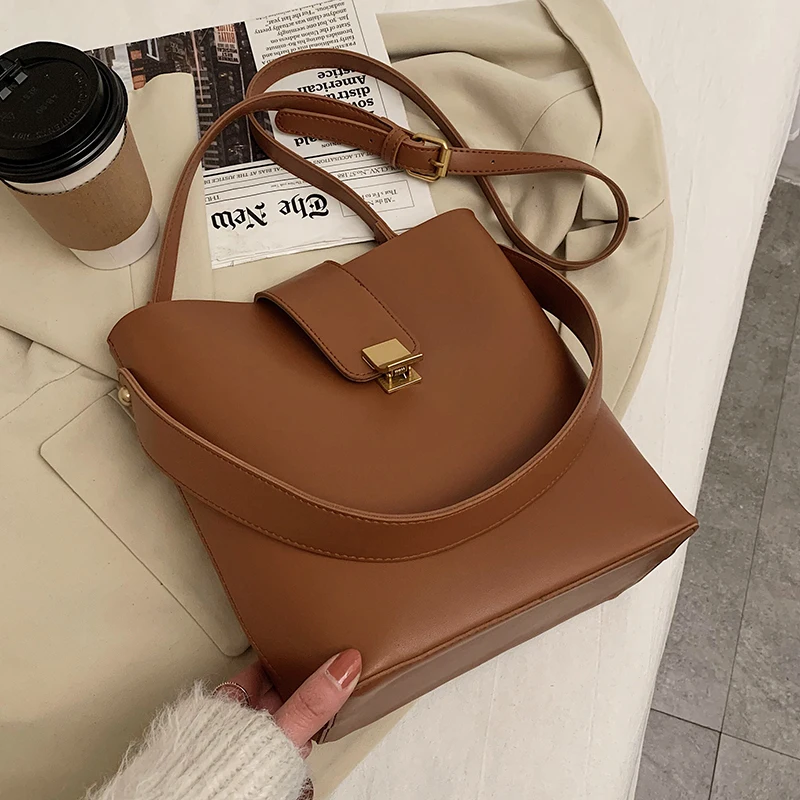 2021 new tide Joker explosions shoulder messenger bag fashion large capacity bucket bag high sense retro bag women's bag
2021 new tide Joker explosions shoulder messenger bag fashion large capacity bucket bag high sense retro bag women's bag
