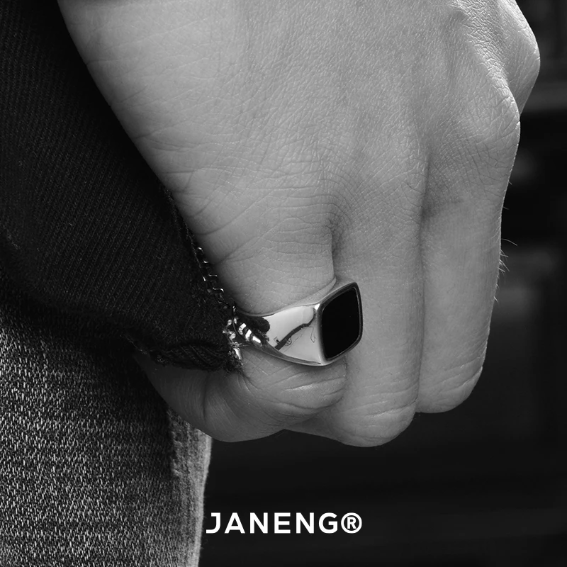 Chasing Janeng 925 Sterling Silver Black Agate Men's Ring Gentleman Table Ring Personality Inlaid Little Finger Ring
Chasing Janeng 925 Sterling Silver Black Agate Men's Ring Gentleman Table Ring Personality Inlaid Little Finger Ring