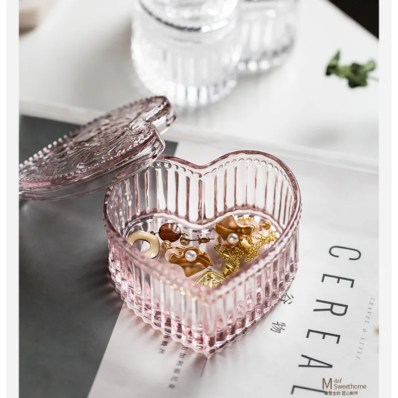 Jewelry Box Retro Embossed Heart-shaped Nail Transparent Desktop Decoration Storage Box
Jewelry Box Retro Embossed Heart-shaped Nail Transparent Desktop Decoration Storage Box