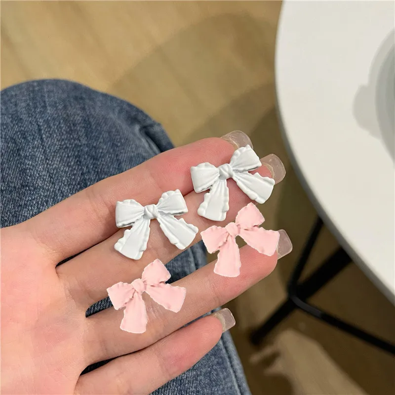 2021 New Korean Kawaii Funny Small Bowknot Stud Earrings Cute Bow Dainty S925 Silver Earring Fashion Jewelry
2021 New Korean Kawaii Funny Small Bowknot Stud Earrings Cute Bow Dainty S925 Silver Earring Fashion Jewelry
