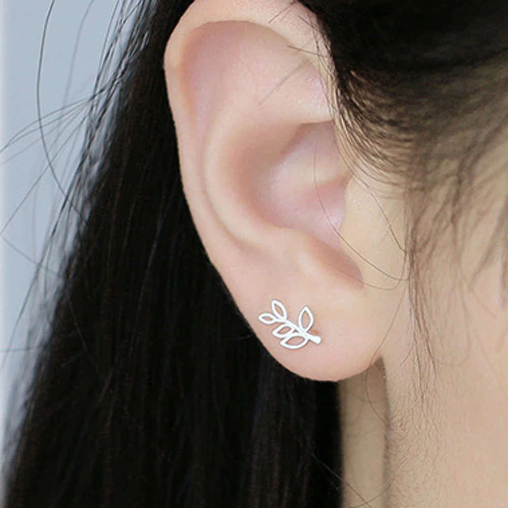 Contracted Earrings Creative Design Fashion Personality Temperament Leaf Shape And Bird Shape Stud Earrings Female Cute Gift
Contracted Earrings Creative Design Fashion Personality Temperament Leaf Shape And Bird Shape Stud Earrings Female Cute Gift