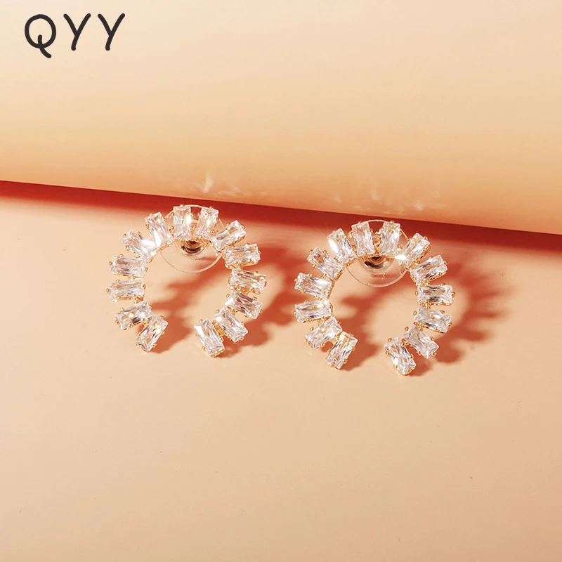 QYY Fashion Round Earrings for Women Accessories Zircon Gold Color Stud Earring Femme Earings 2020 New Trendy Prom Jewelry Gifts
QYY Fashion Round Earrings for Women Accessories Zircon Gold Color Stud Earring Femme Earings 2020 New Trendy Prom Jewelry Gifts