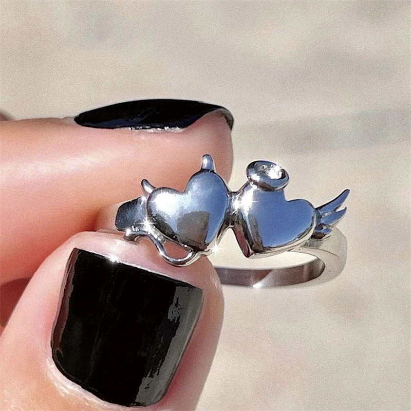 Fashion Simple Ins Devil Angel Ring Creative Elegant Stainless Steel Wings Index Finger Ring Geometric Couple Jewelry
Fashion Simple Ins Devil Angel Ring Creative Elegant Stainless Steel Wings Index Finger Ring Geometric Couple Jewelry