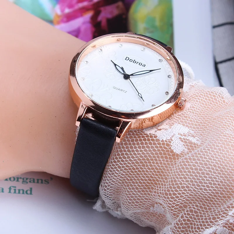 Simple Watches Women Leather Strap Fashion Casual Wild Quartz Bracelet Watch Womens Watches Ladies Watch Clack relogio feminino
Simple Watches Women Leather Strap Fashion Casual Wild Quartz Bracelet Watch Womens Watches Ladies Watch Clack relogio feminino