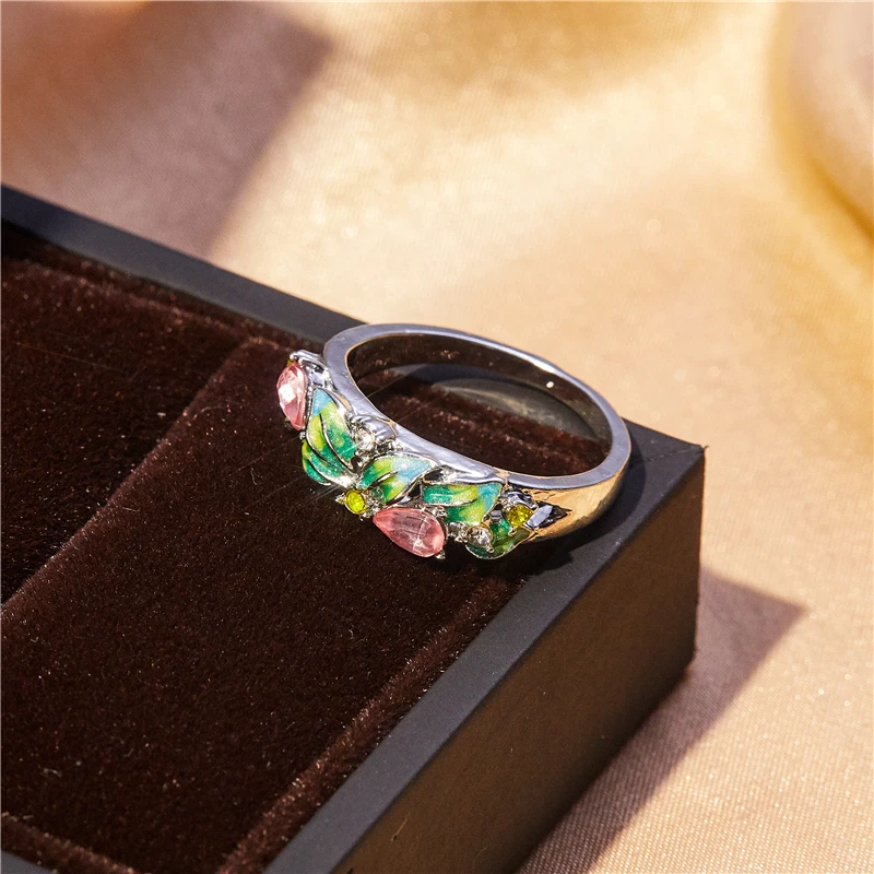 Exquisite and romantic green leaf zircon women ring fashion elegant banquet accessories Valentine's day charm gift wholesale 
Exquisite and romantic green leaf zircon women ring fashion elegant banquet accessories Valentine's day charm gift wholesale