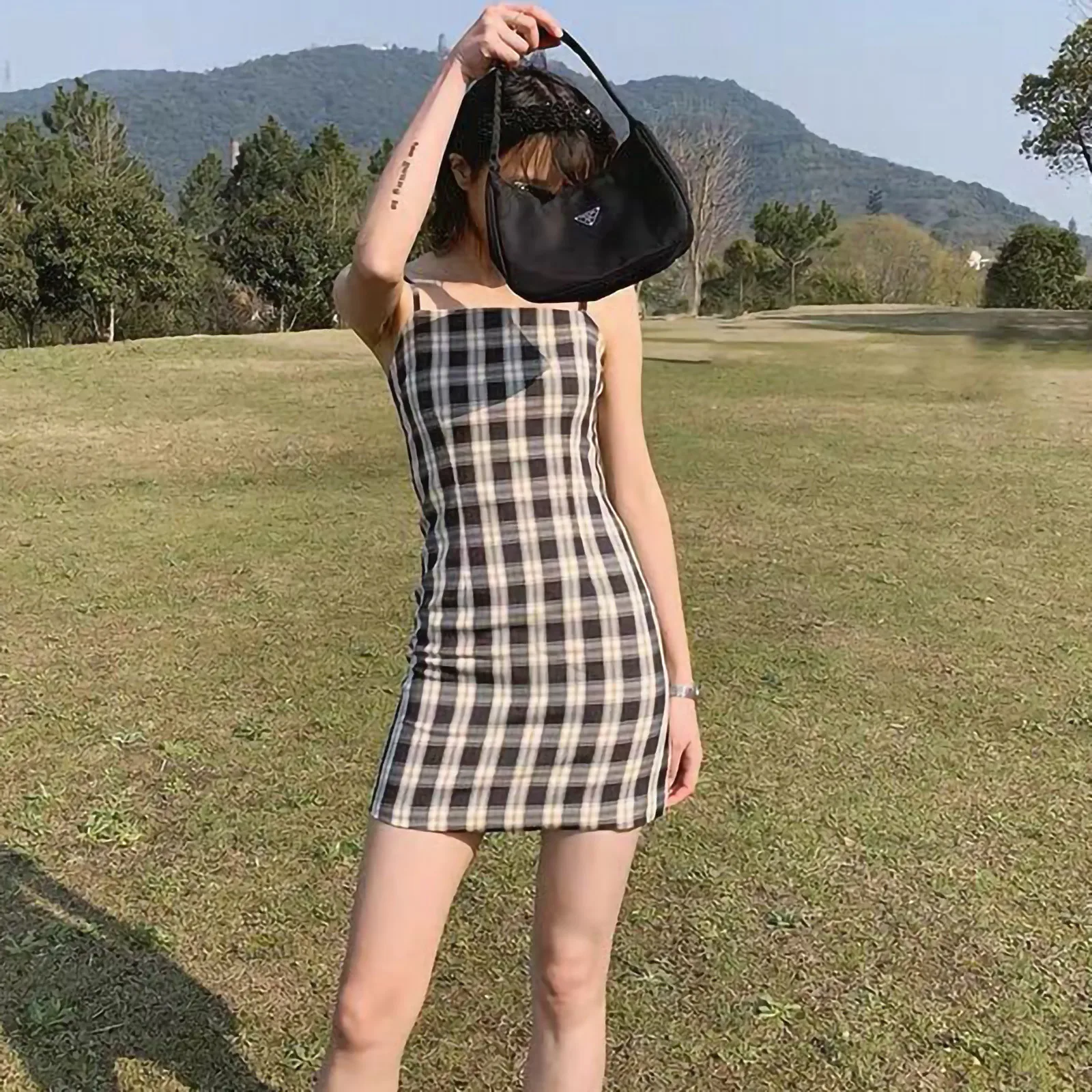 Summer Fashion Women Sexy Sleeveless Spaghetti Strap Dress Ladies Slim Bodycon Elegant Party Club Dress Casual Plaid Mini Dress
Summer Fashion Women Sexy Sleeveless Spaghetti Strap Dress Ladies Slim Bodycon Elegant Party Club Dress Casual Plaid Mini Dress