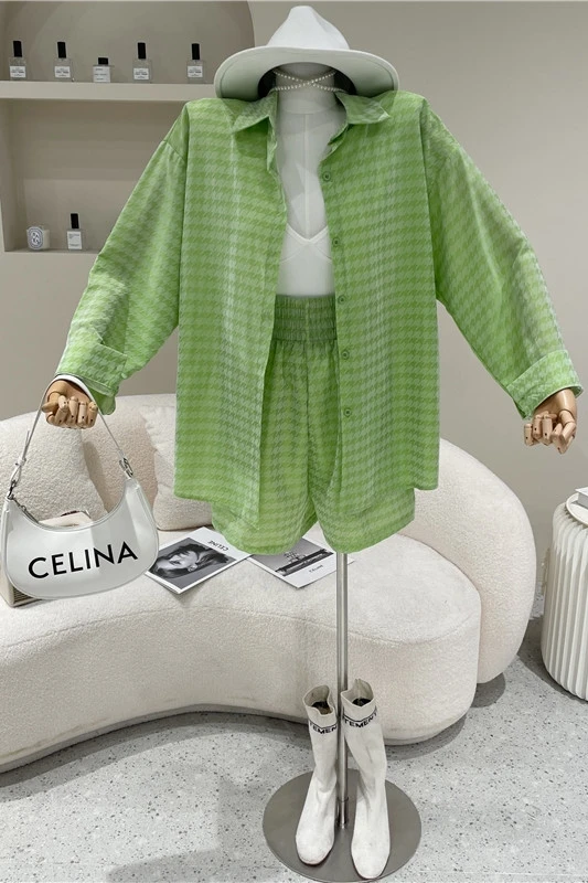 2021 Spring Summer New Shorts Suit Women Retro Plaid Loose Long Sleeve Shirt Top High Waist Wide Leg Shorts Two-Piece Sets femme
2021 Spring Summer New Shorts Suit Women Retro Plaid Loose Long Sleeve Shirt Top High Waist Wide Leg Shorts Two-Piece Sets femme