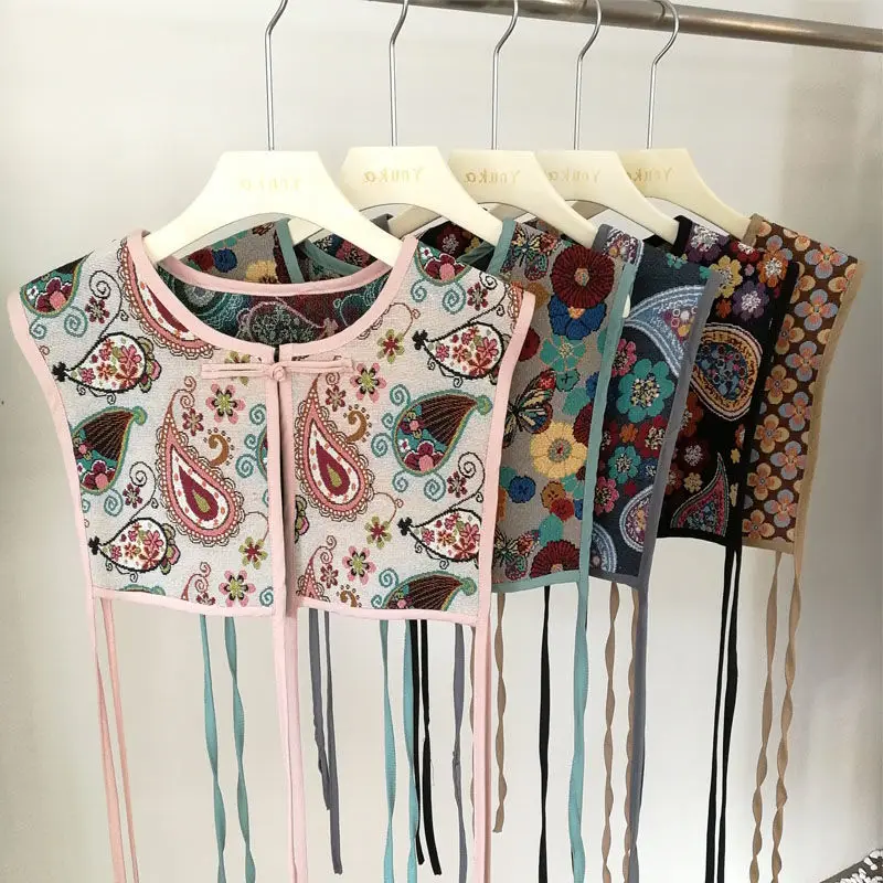 Women Vintage sequins flower embroidery vest jacket ladies retro national style patchwork casual waistCoat
Women Vintage sequins flower embroidery vest jacket ladies retro national style patchwork casual waistCoat