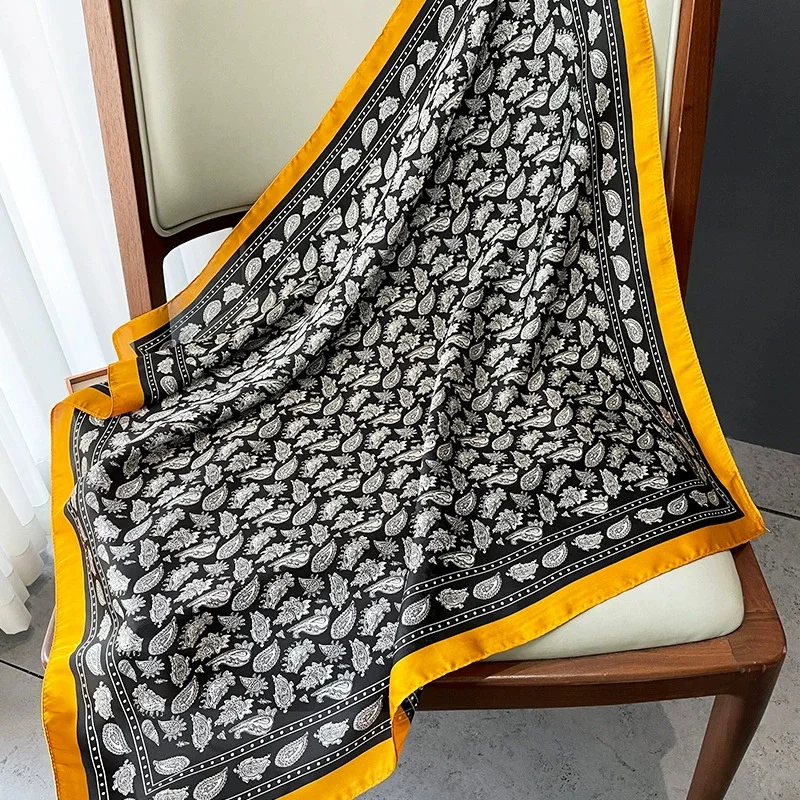 Korean Style New Beach Shawls Popular 70X70CM Square Headcloth Four Seasons Luxury Kerchief Fashion Print Sunscreen Silk Scarves
Korean Style New Beach Shawls Popular 70X70CM Square Headcloth Four Seasons Luxury Kerchief Fashion Print Sunscreen Silk Scarves