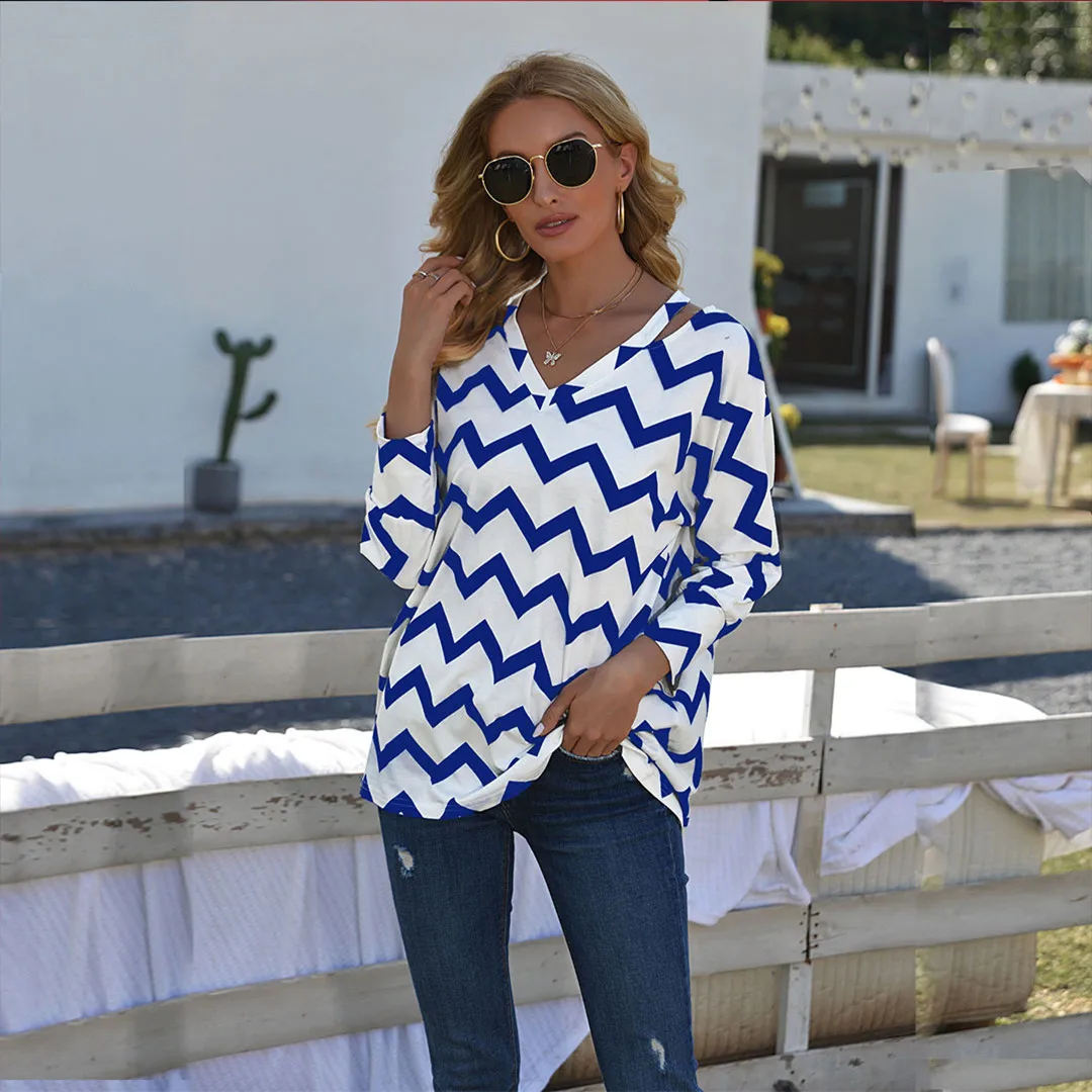 Женская футболка с длинным рукавом и V-образным вырезом, свободная толстовка с гофрированным принтом, модные повседневные женские топы
Женская футболка с длинным рукавом и V-образным вырезом, свободная толстовка с гофрированным принтом, модные повседневные женские топы