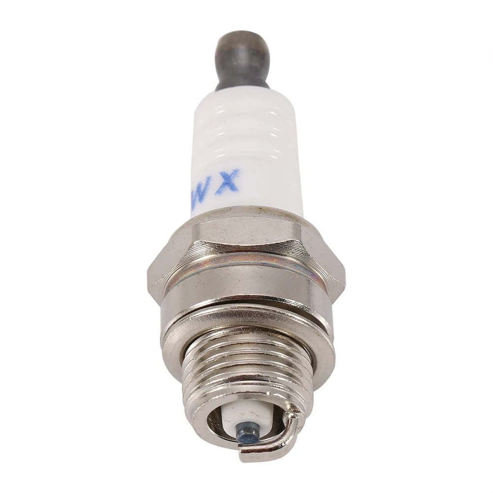 1pc Chainsaw Lawn Mower Spark Plug Small Engine Accessory For Two-Stroke Mower Spark Plug Universal Chain Saw 55 X 22mm
1pc Chainsaw Lawn Mower Spark Plug Small Engine Accessory For Two-Stroke Mower Spark Plug Universal Chain Saw 55 X 22mm