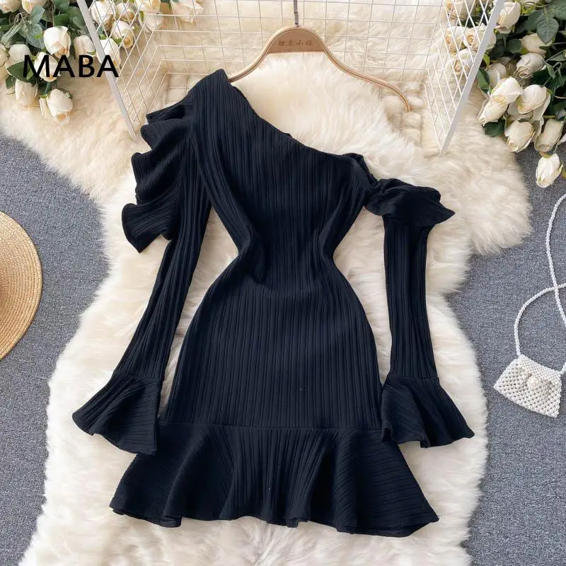 Women diagonal collar off shoulder mini dress autumn new flare long sleeve bodycon Ruffle Dress Sexy streetwear Mini Robes
Women diagonal collar off shoulder mini dress autumn new flare long sleeve bodycon Ruffle Dress Sexy streetwear Mini Robes