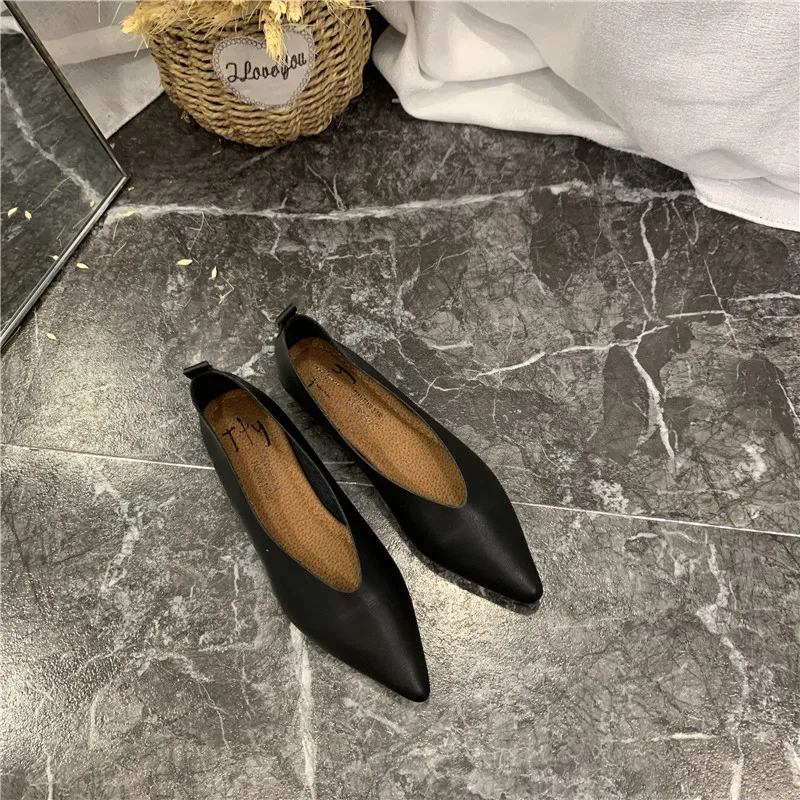 Akexiya 2021 New Spring Comfortable Lady Flat Shoes Pointed Toe Flats Plus Size Female Women Footwear Comfort Ladies Shoes
Akexiya 2021 New Spring Comfortable Lady Flat Shoes Pointed Toe Flats Plus Size Female Women Footwear Comfort Ladies Shoes