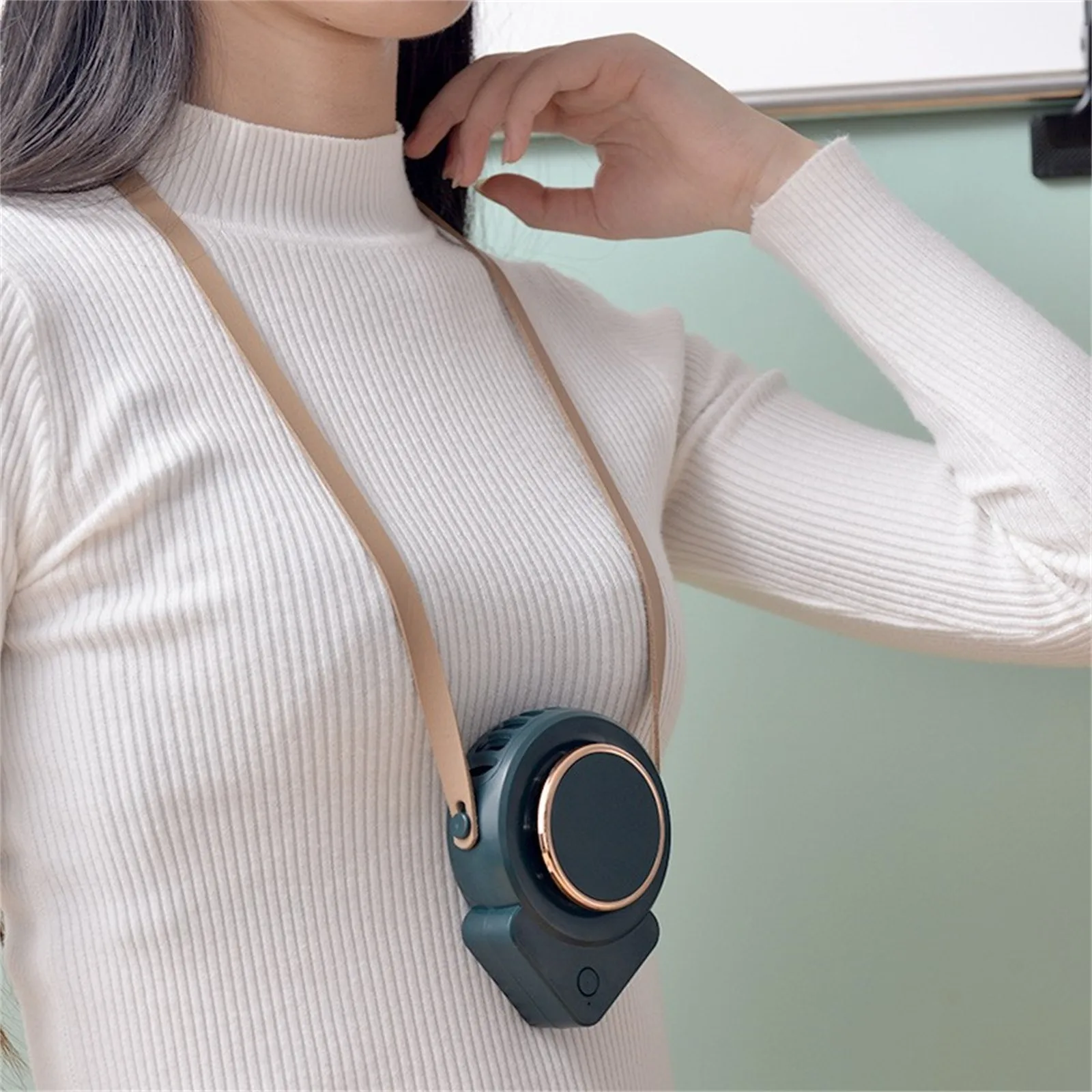Portable USB Fan Mini Handheld Strong Wind Cooling Maker Mini Silent Portable Electric Fan Outdoor USB Rechargeable Ventilador
Portable USB Fan Mini Handheld Strong Wind Cooling Maker Mini Silent Portable Electric Fan Outdoor USB Rechargeable Ventilador