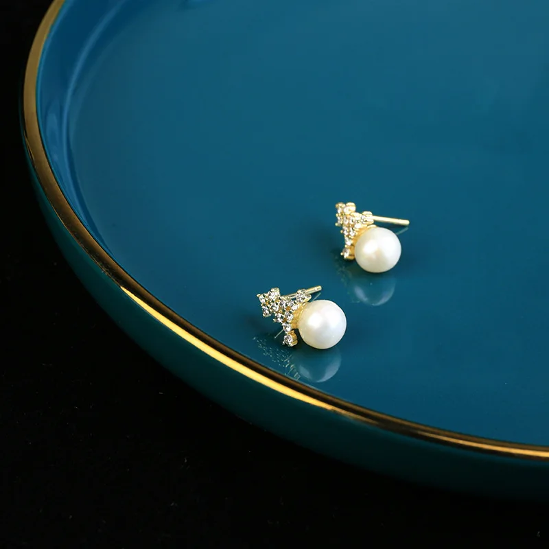 Korean White Freshwater Pearl Pagoda Shape Women Stud Earrings Decorations Simple Zirconia Piercing Earrings for Wedding EH028 
Korean White Freshwater Pearl Pagoda Shape Women Stud Earrings Decorations Simple Zirconia Piercing Earrings for Wedding EH028