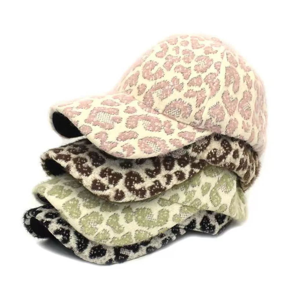 Unisex Autumn And Winter Leopard Print Baseball Cap Outdoor Wild Fashion Trend Casual Printed Velvet Warm Hat Color Adjustable
Unisex Autumn And Winter Leopard Print Baseball Cap Outdoor Wild Fashion Trend Casual Printed Velvet Warm Hat Color Adjustable