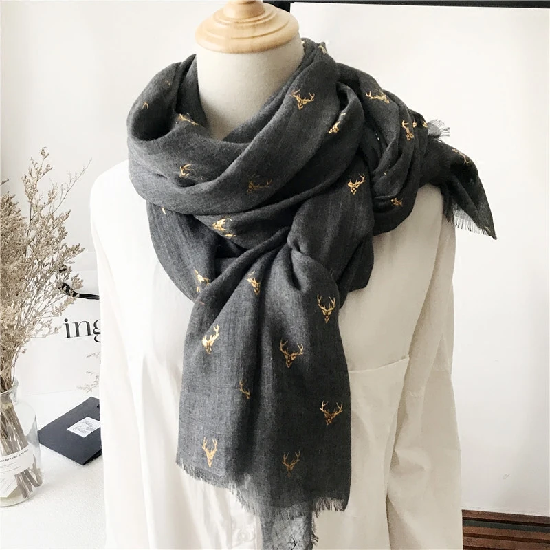 Cotton scarf female autumn Korean version of Joker solid color bronzing printing fawn thin sunscreen beach towel scarf
Cotton scarf female autumn Korean version of Joker solid color bronzing printing fawn thin sunscreen beach towel scarf