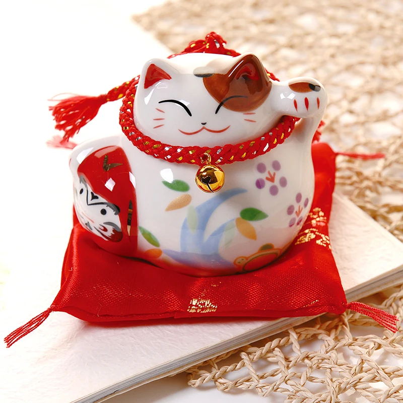 Lucky Cat Ceramic Black / White Hotel Restaurant Home Porcelain Decoration Business Gift Piggy Bank Feng Shui Decoration
Lucky Cat Ceramic Black / White Hotel Restaurant Home Porcelain Decoration Business Gift Piggy Bank Feng Shui Decoration